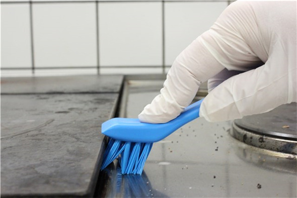 Vikan detail borstel met schraap rand hard 3195